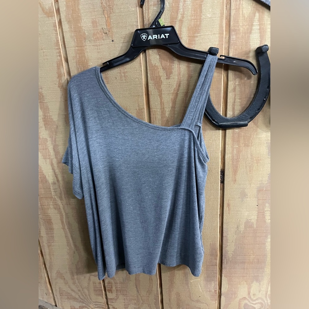 Off the shoulder Tank Top